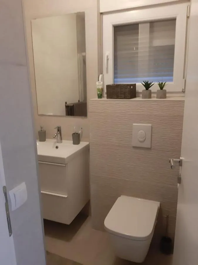 Apartment Apartman Hmelina Vrsi