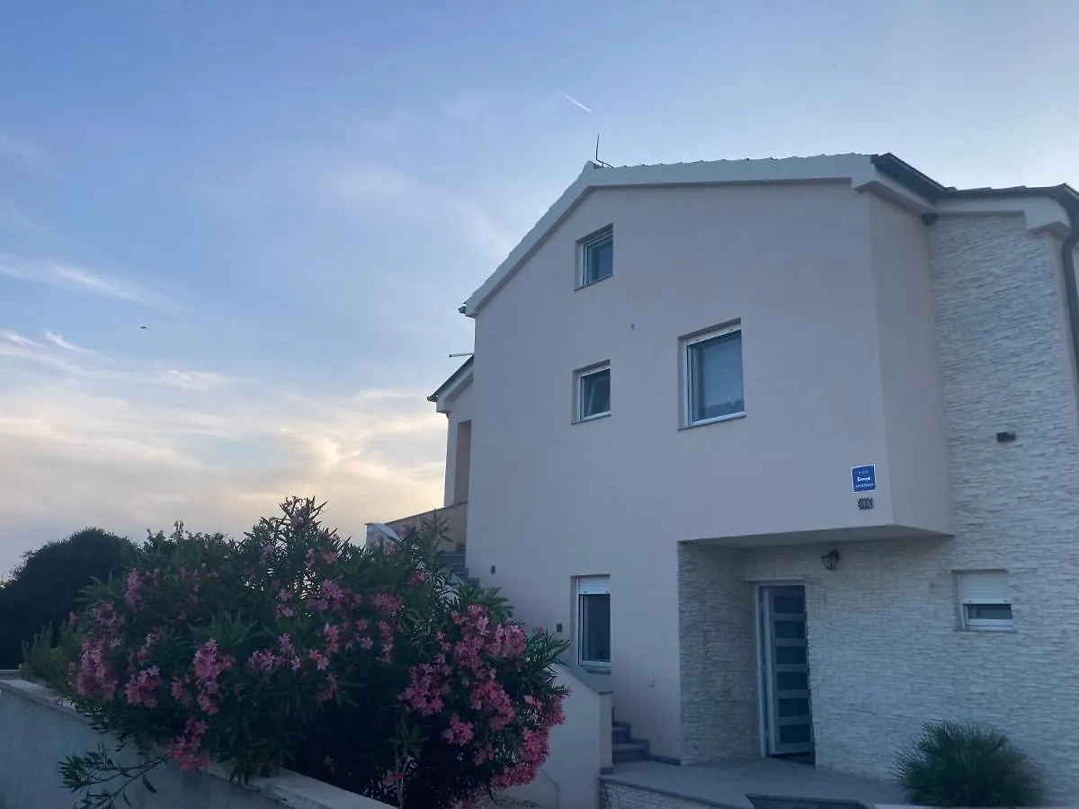 Apartment Apartman Hmelina Vrsi